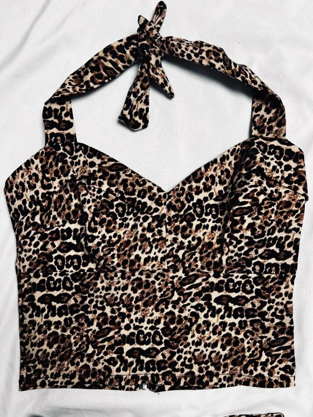 Queen Of The Main - Marie Set in Leopard - Picture 4 of 8